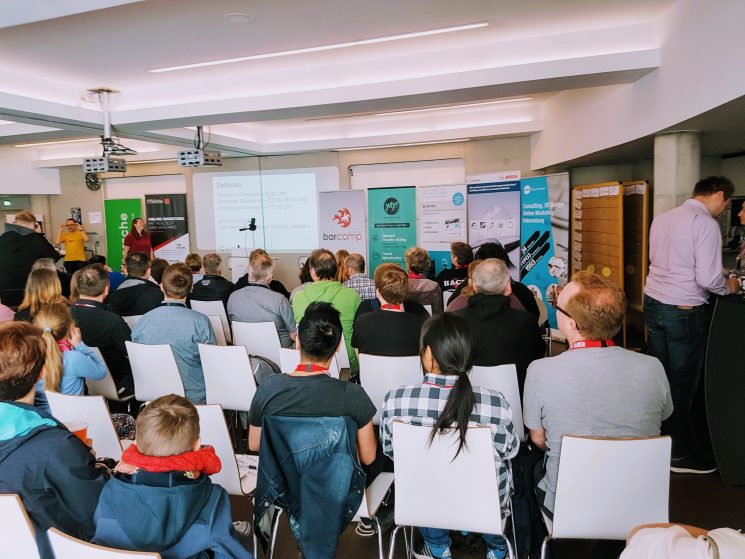 Die Welcome Session des Barcamp Hannover 2019 im Raum der Buhmann Schule Hannover