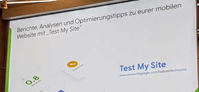 Ein Folienscreen zeigt das "Test My Site" Tool von Google